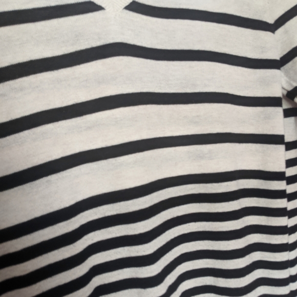 🍁 3/$15 H&M Striped Long Sleeves Thin Knit Sweater Small - Picture 3 of 8
